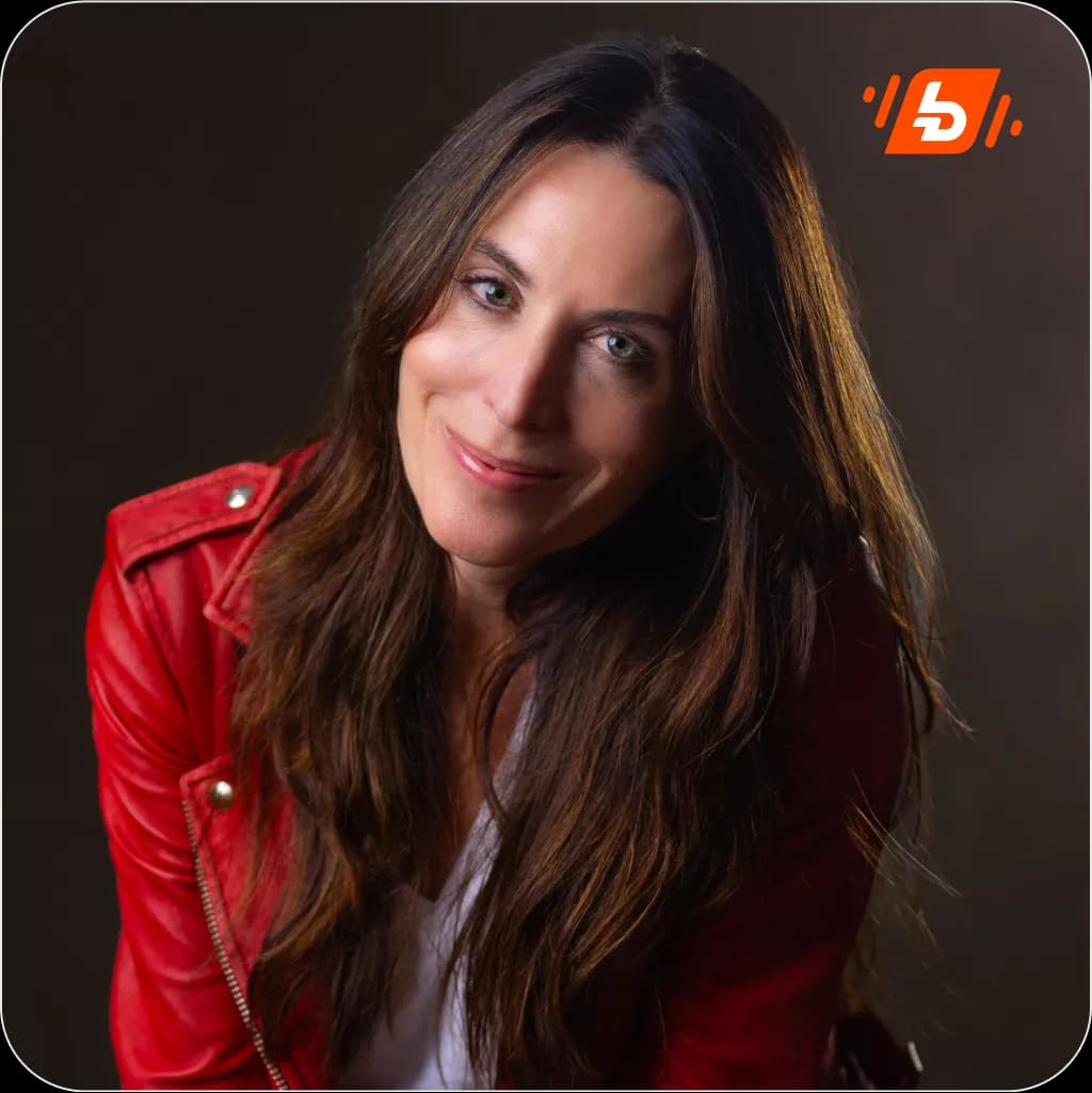 PODCAST_Host_Amy