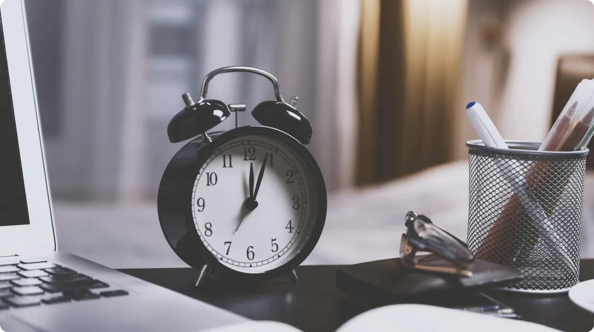 clock-on-the-table